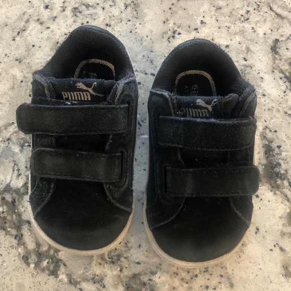 Toddler Puma Sneakers size 4 - Picture 2 of 3
